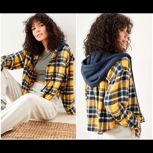 American Eagle Cozy Cabin Cropped Hoodie Flannel Shacket
